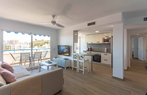 Torreblanca Apartment | Lisasol. New apartment with sea views.