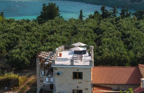 Georgioupolis Villa | Lithus Retreat with Jacuzzi and 360 Views