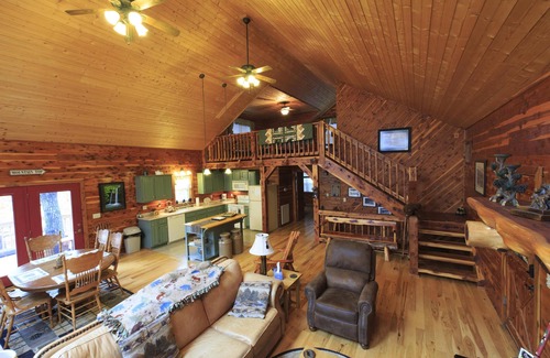Jasper Cabin | Little Cabin in the Woods: Spectacular Views, Location, and Space!