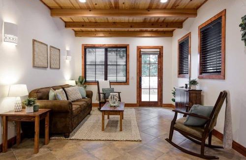 Waco House | Little Dutch Cabin #2 -12 Min to Magnolia-Baylor
