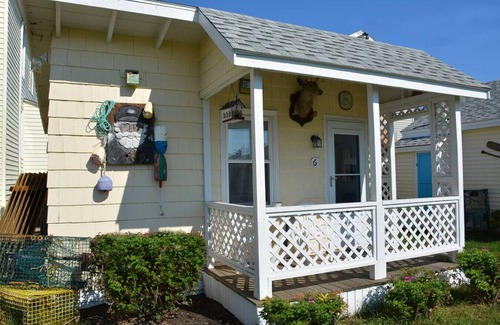 Old Orchard Beach Apartment | Little Miss Cottages - Studio