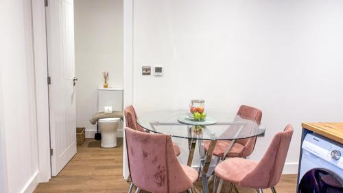 Staple Hill Apartment | Little Sunshine by STAE-Homes