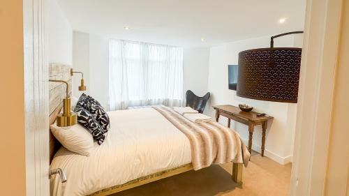 Staple Hill Apartment | Little Sunshine by STAE-Homes