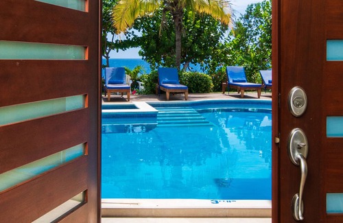 West End Villa | Little Waters on the Cliff