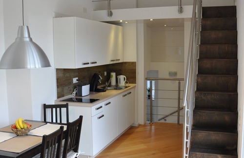 Hallstadt Apartment | Live and sleep right on the Main at the gates of Bamberg World Heritage