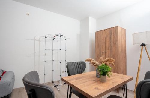 Marxloh Apartment | Livemore24 - Apartment 3 in Duisburg WLAN - Smart-TV - 24-7 Check-in und Küche