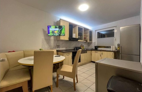 Marxloh Apartment | Livemore24 - Apartment 5 in Duisburg 24/7 check-in