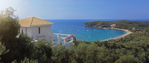 Parga House | LIVINGHOME SUITES