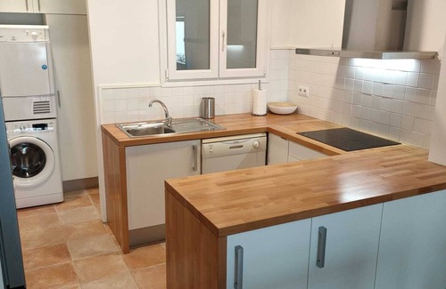 Llafranc Apartment | LLAFRANC 100% Apartment. 50 meters from the beach. WIFI, A/C, BBQ, Fire Place