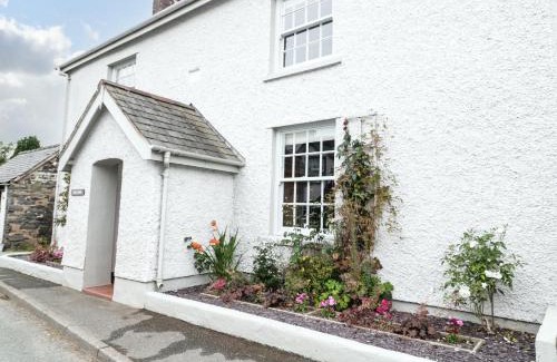 Llangernyw House | Llys Alaw