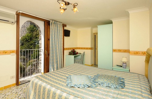 Furore Hotel | Locanda Del Fiordo