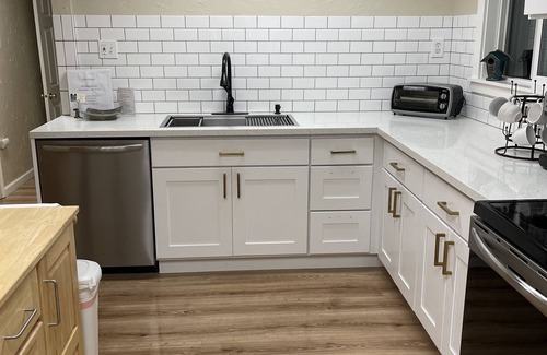 Hood River House | Located Downtown With Columbia River Views. Walk Everywhere!