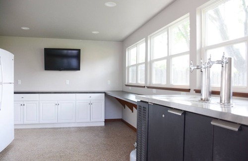 Green Bay House | Located in the Shadows of Lambeau! WATCH THE DRAFT FROM THE BACK PATIO!