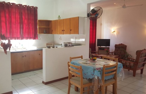 Trou aux Biches Apartment | Location appartement mer 1à 2 pers 250m Trou aux biches et 500m Mon choisy plage