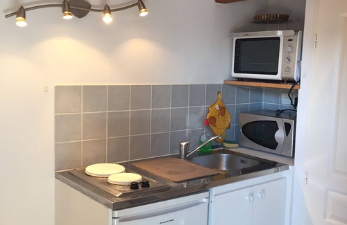 Le Muy House | LOCATION DUPLEX 4 PERS. 45M2 NEAR SAINTE MAXIME VAR .IDEALEMENT LOCATED .