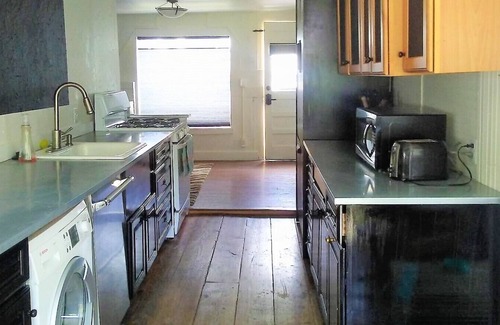 Crested Butte Cottage | Location, Large Fenced Yard and a hot tub!