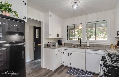 Broadmoor House | LOCATION, LOCATION, LOCATION- UPDATED, COZY, SUPER CLEAN