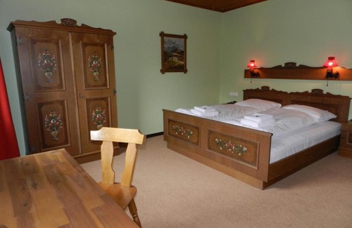 Dornbach Hotel | Locus Malontina Hotel