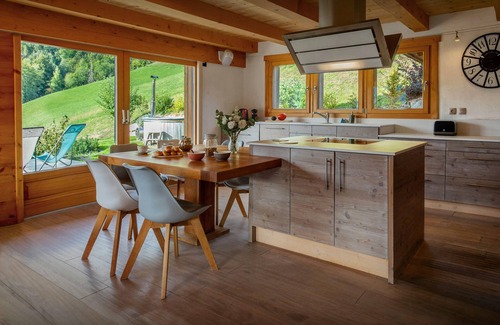 Les Clefs Ski Chalet | Lodge La Source - luxury French Alps break 12p, indoor pool - OVO Network