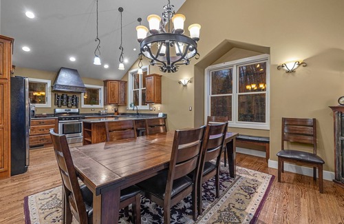 New Buffalo House | Lodged in the Trees Lk Retreat - POOL and HOT TUB!