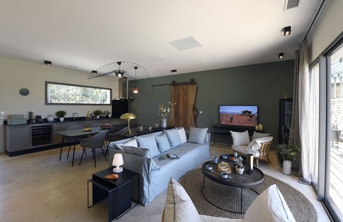 Villeneuve-les-Avignon Villa | Lodges in Provence - Villa "Garrigue"