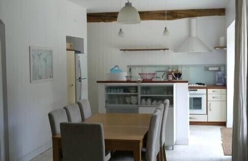 Avernes Cottage | Lodging restored in a contemporain way, in a vast typical farm of Vexin
