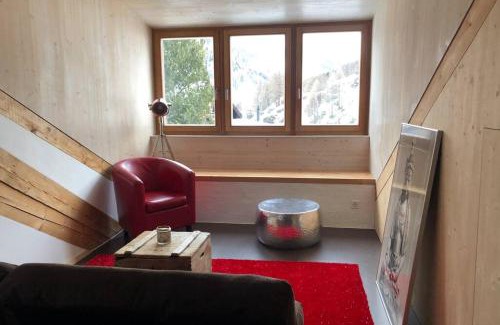 Susch Apartment | Loft 100m2, im Ökohaus in Susch