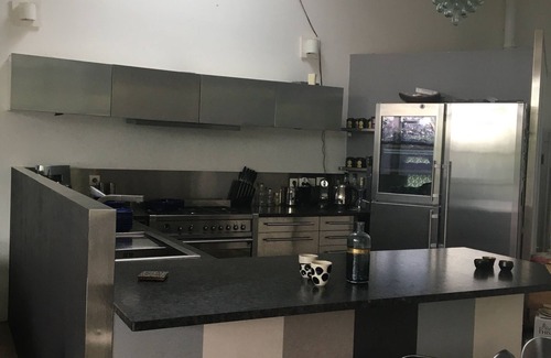 Collonges-au-Mont-d'Or Villa | Loft Hollywoodien Face à la Forêt Avec Piscine