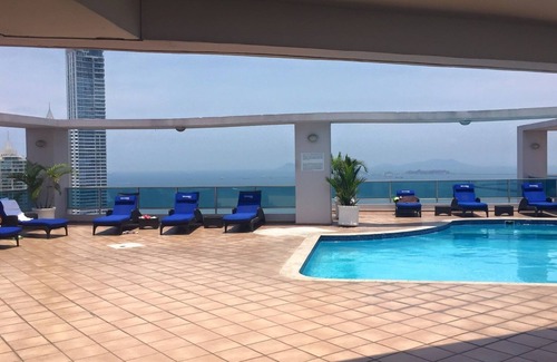 Marbella Apartment | Loft in Grand Bay Tower, Piscina Sauna Gym