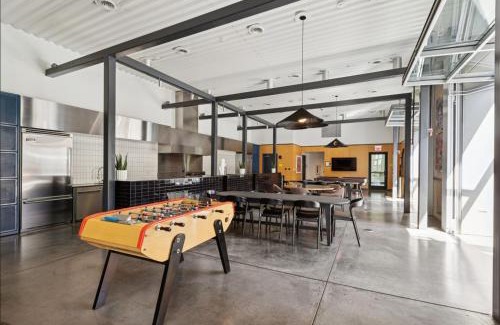 Hollywood Apartment | Loft & Luxe Hollywood with FREE PARKING