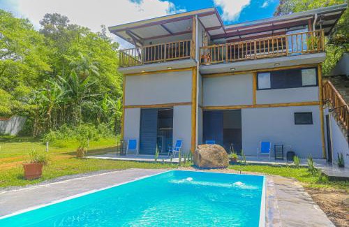 Ressaca House | Loft piscina, ar condic, area de lazer e natureza