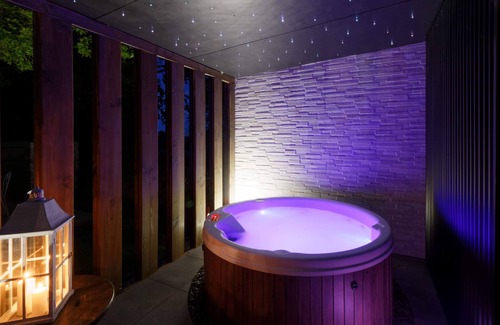 Sizun Apartment | Loft & spa for an escapade romantique.