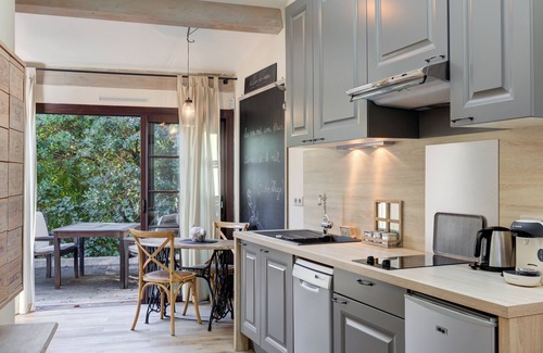 Plaine de la Brague Apartment | Loft studio atelier with pool in walking distance to the beach and old town