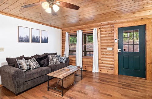 Westminster Cabin | Log Cabin on Secluded 3 acre property
