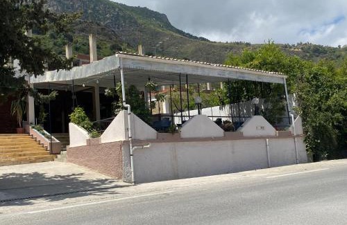 Tizi Ouzou Province Apartment | Logement spacieux 10personnes - Location Azeffoun Ait Chafaa-11000da