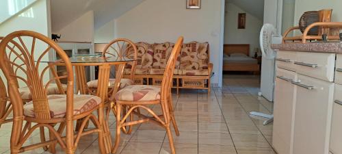 Belcourt Apartment | Logement spacieux deux pièces à Baie Mahault