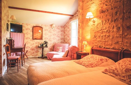 Coulombiers Hotel | Logis Auberge le centre poitou