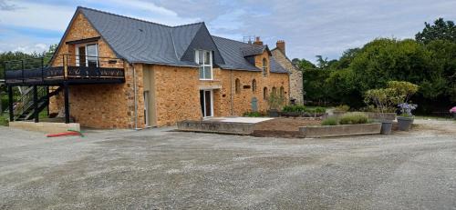 Ahuille Apartment | Logis de la Provosterie - CLIVIA ou CROCUS