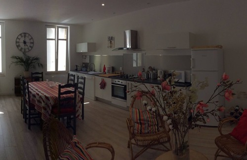 Saint-Emilion House | Logis de Villemaurine Gîte Stone house* in the heart of St Emilion 2 to 8 pers.