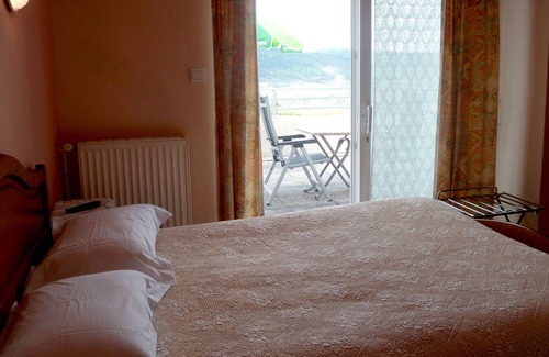Le Lac-d'Issarles Hotel | Logis Hôtel le Panoramic