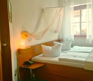 Neustadt Hotel | Logis Hotel Stadt Neustadt