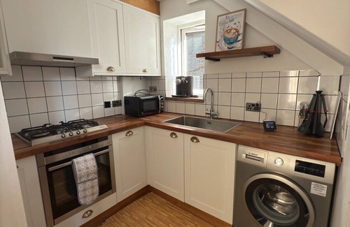 Kilburn Apartment | London 2 bed | Iconic Abbey Road | Zone 2