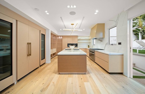 Hollywood Hills West Villa | London Villa - Striking Modern Cape Cod in the heart of the Sunset Strip.