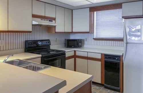 Sunrise Beach Condo | Lone Oak Point 14 in Sunrise Beach