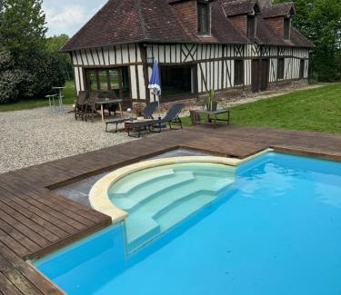 Landepereuse House | Longère normande avec piscine et jardin