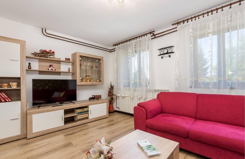 Delnice Apartment | Look forward to a nice vacation in this vacation apartment in a good location close to nature.