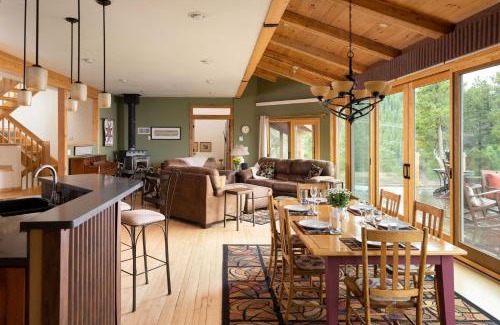 Coal Creek House | Lookout Lodge in Wondervu home