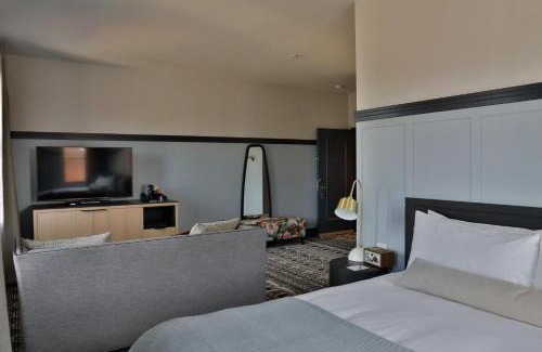 Stillwater Hotel | Lora