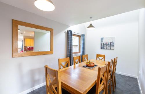 Newton Stewart Ski Chalet | Lord Galloway 34 with Hot Tub