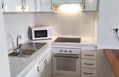 Los Cristianos Apartment | Los Cristianos, 1 bedroom apartment, 2-4 people, swimming pool, 300 m from the sea